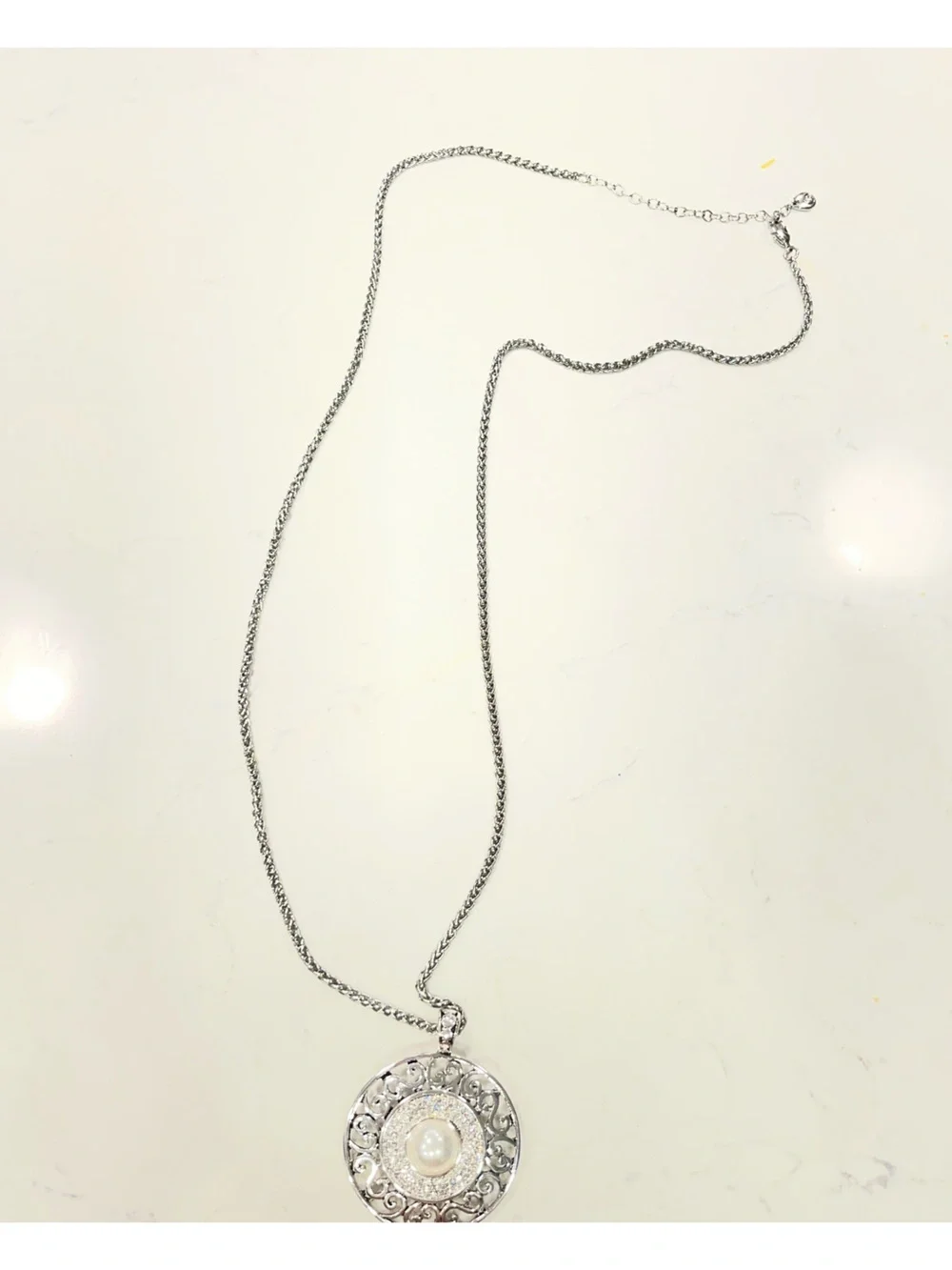 Silver tone faux pearl pendant necklace